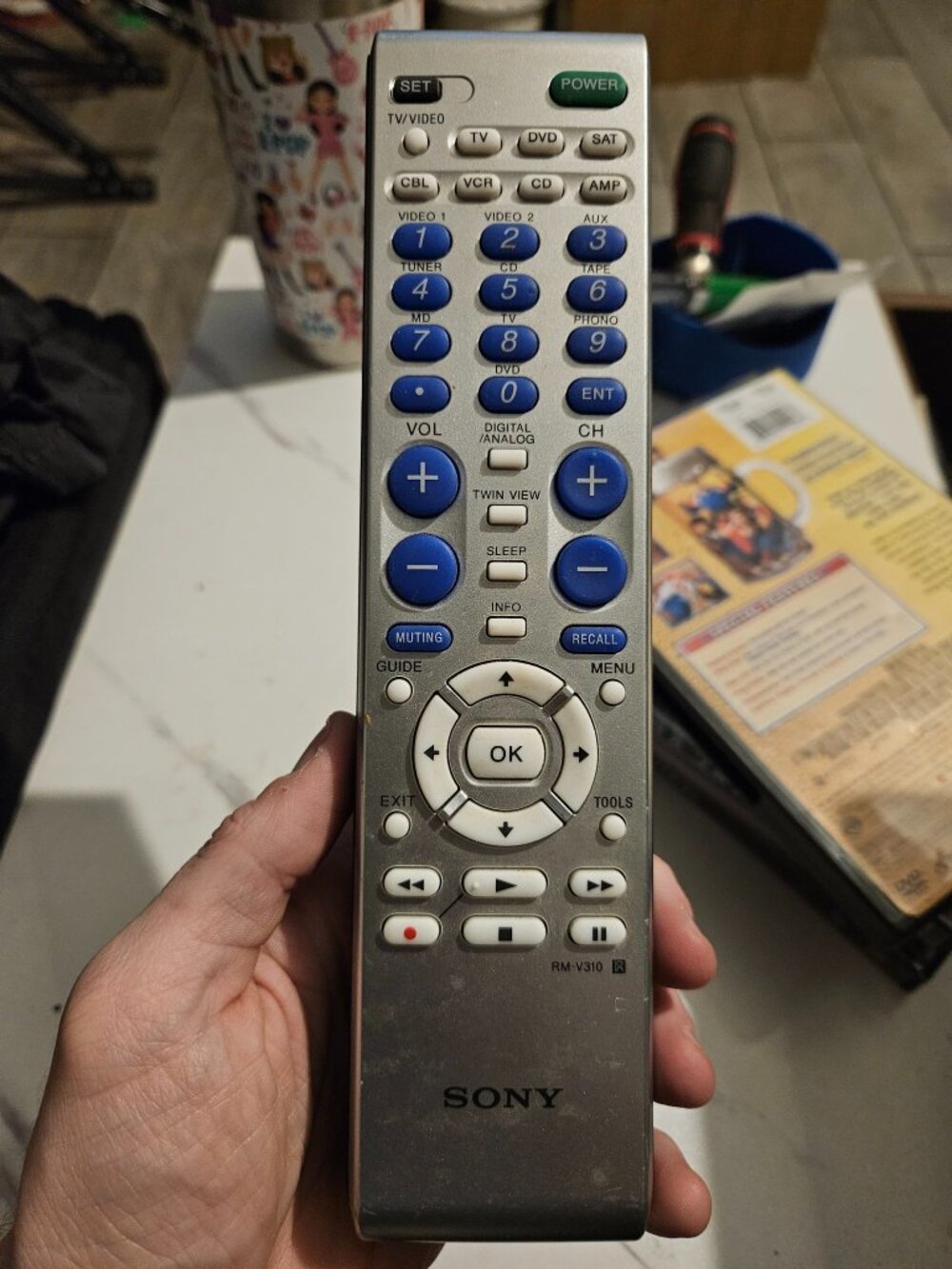 Sony RM-V310 Universal Remote Control – TV DVD VCR Cable